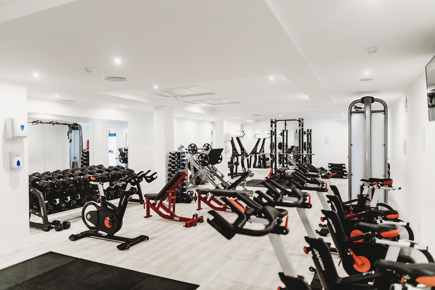 Interno luminoso dello studio Marea — ambiente per l'allenamento